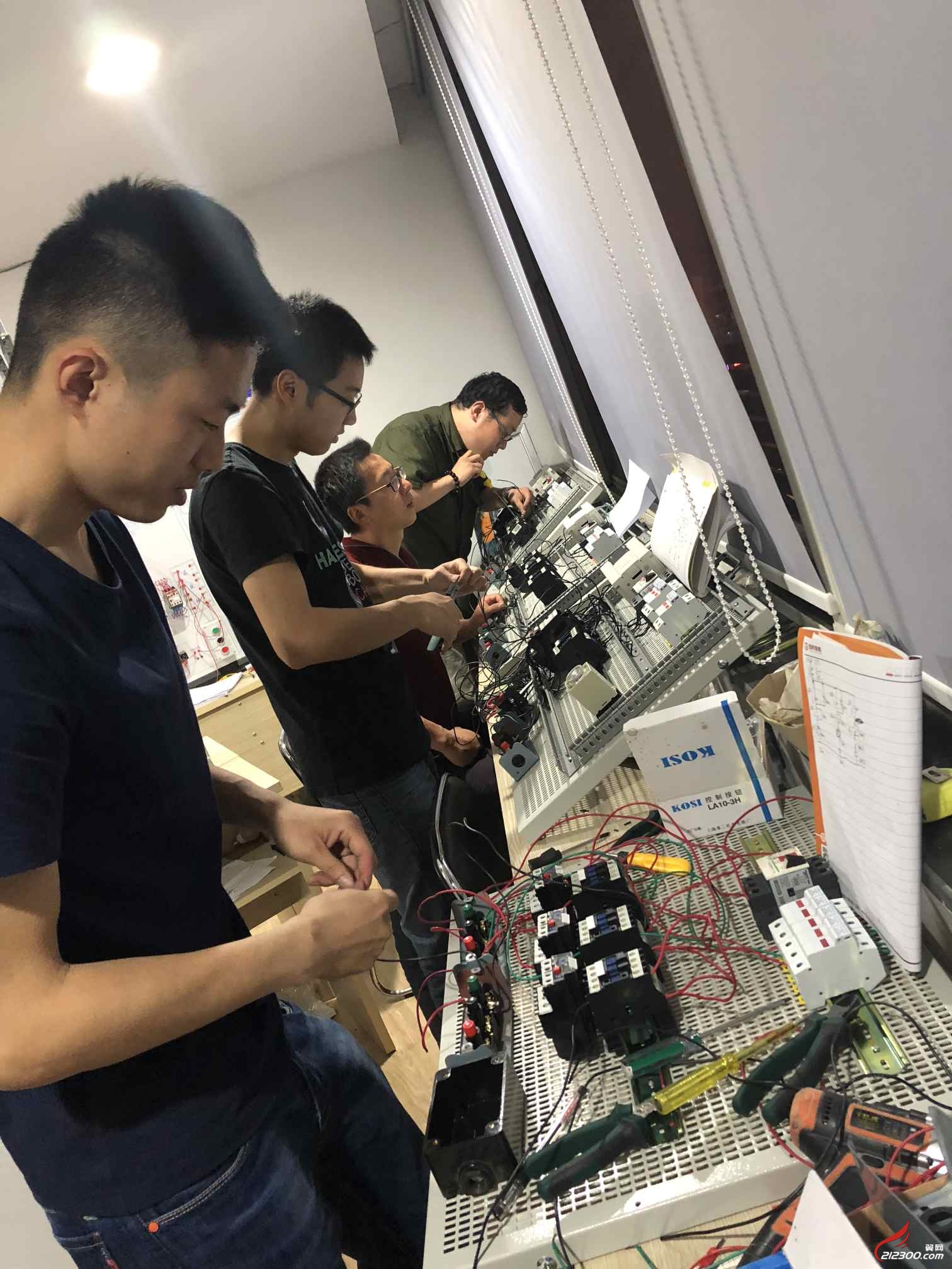 电工05.jpg 电工05.jpg